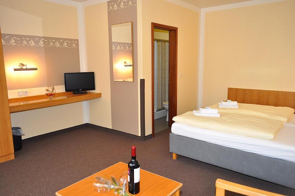 Gaestehaus Lietzow & Stoertebeker Camp Экстерьер фото