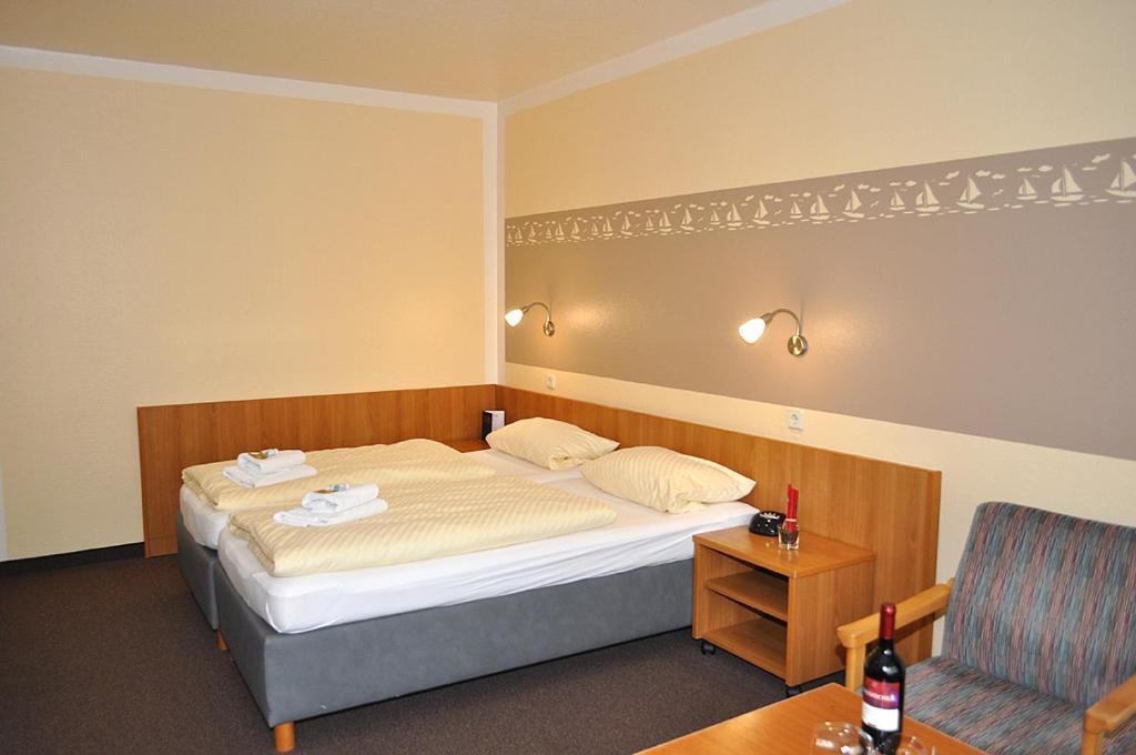 Gaestehaus Lietzow & Stoertebeker Camp Экстерьер фото